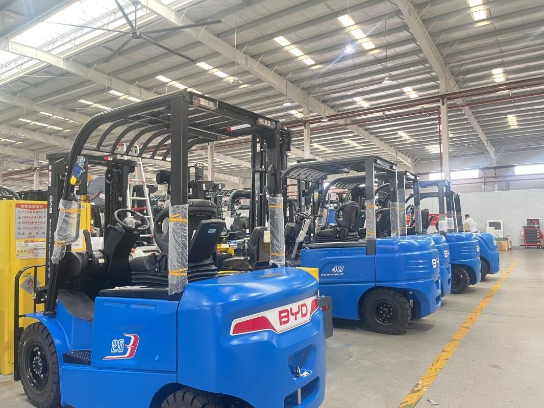 Caja de carretilla elevadora de batería de litio BYD | Solución de manejo de logística inteligente verde de fábrica de vidrio(Figura1) Caja de carretilla elevadora de batería de litio BYD | Solución de manejo de logística inteligente verde de fábrica de vidrio(Figura1)