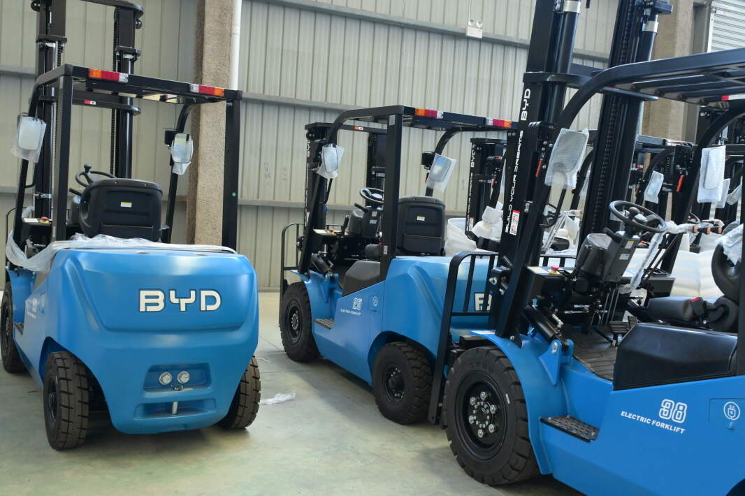 Comprar carretilla elevadora eléctrica de 3.5 toneladas en España(Figura2) Comprar carretilla elevadora eléctrica de 3.5 toneladas en España(Figura2)