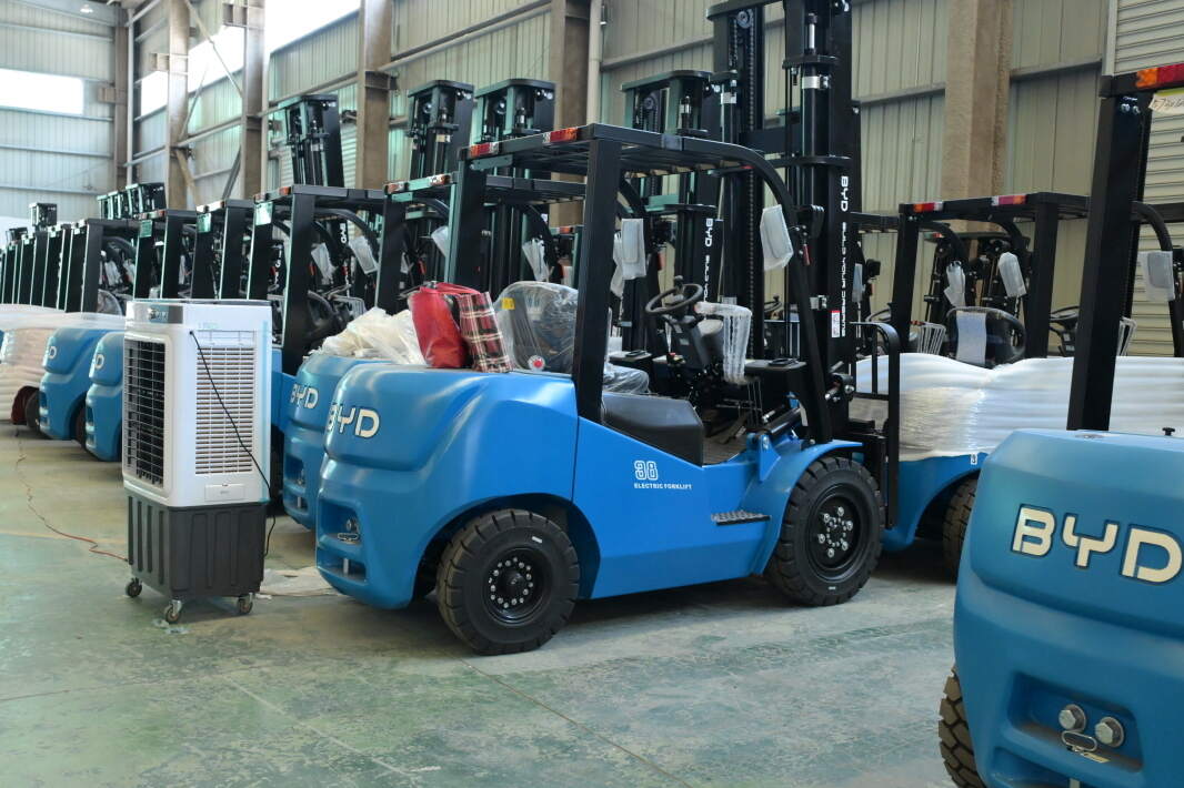 autoelevador eléctrico de batería de litio para cuarto frío en Argentina(Figura3) autoelevador eléctrico de batería de litio para cuarto frío en Argentina(Figura3)