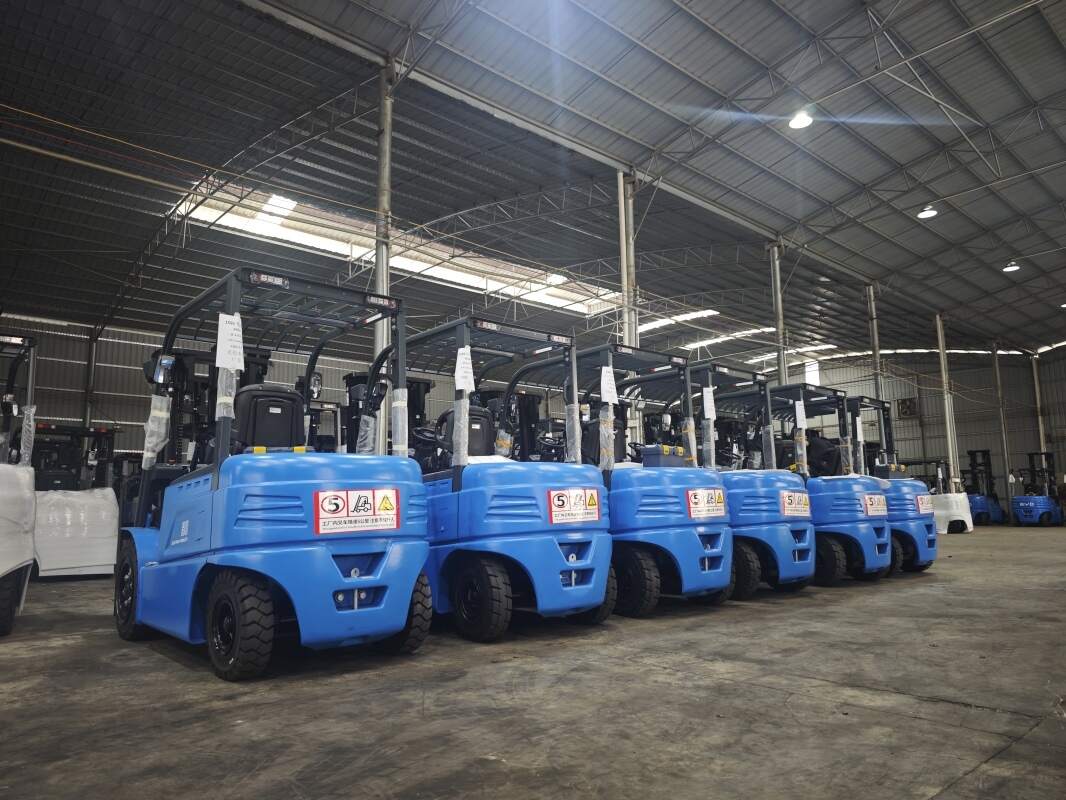 Ventajas del montacargas eléctricos triciclo de batería de litio en Colombia(Figura1)