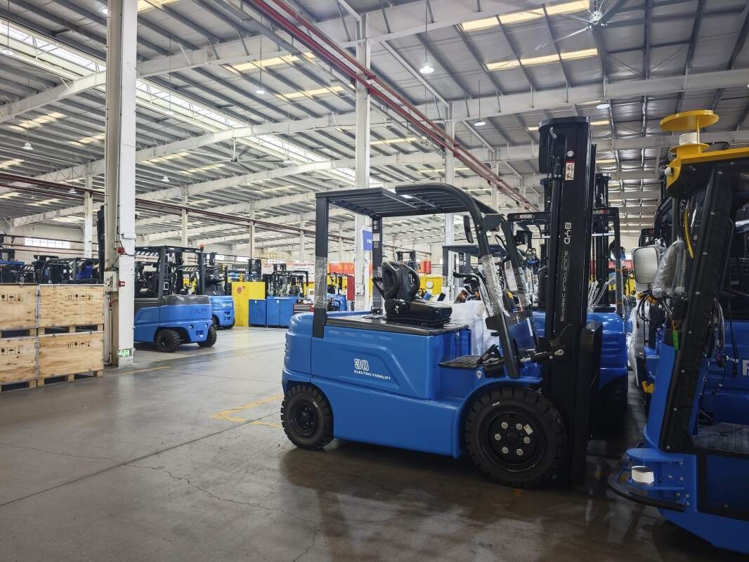 Opera en frío sin problemas: montacargas eléctricos especializados